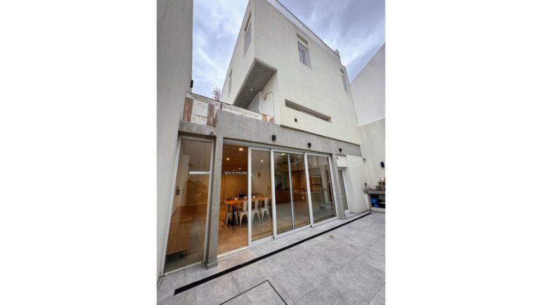 Campana 2300 – USD427.000 – Casa – en Venta