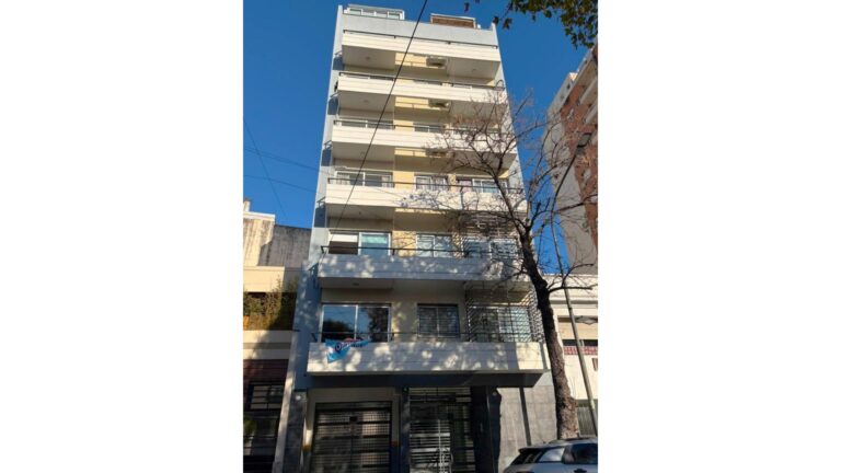 Dr Juan Felipe Aranguren 2300 1°  – USD74.000 – Departamento – en Venta