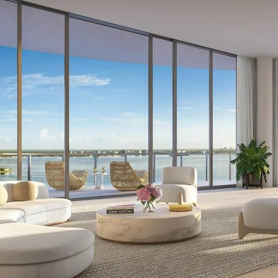CONTINUUM Club & Residences Miami